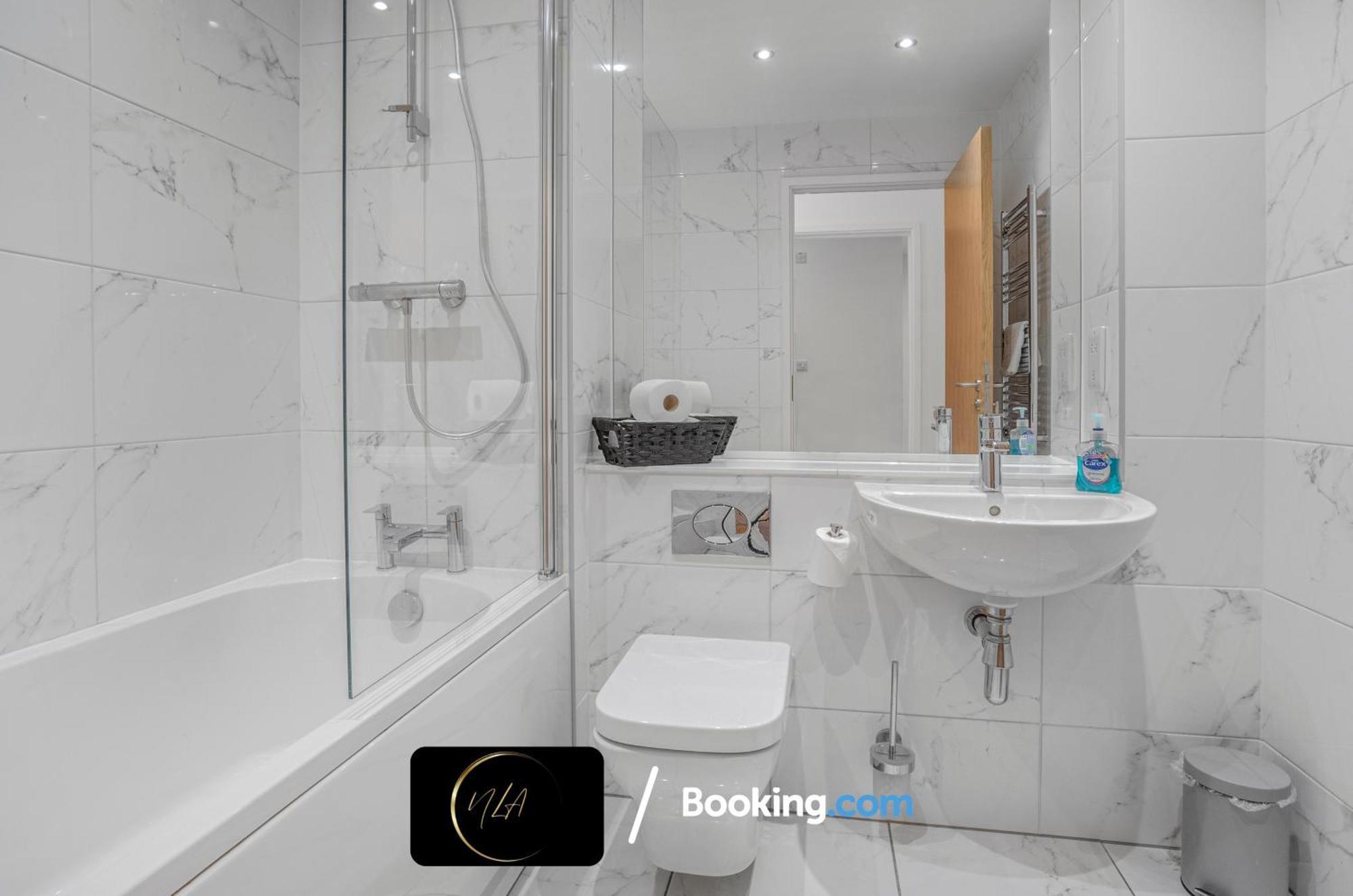 City Centre Apartment With Free Parking, 2 Bathrooms, Netflix And Wifi - Suitable For Contractors And Families - By Noor Luxury Accommodations Birmingham Exteriér fotografie