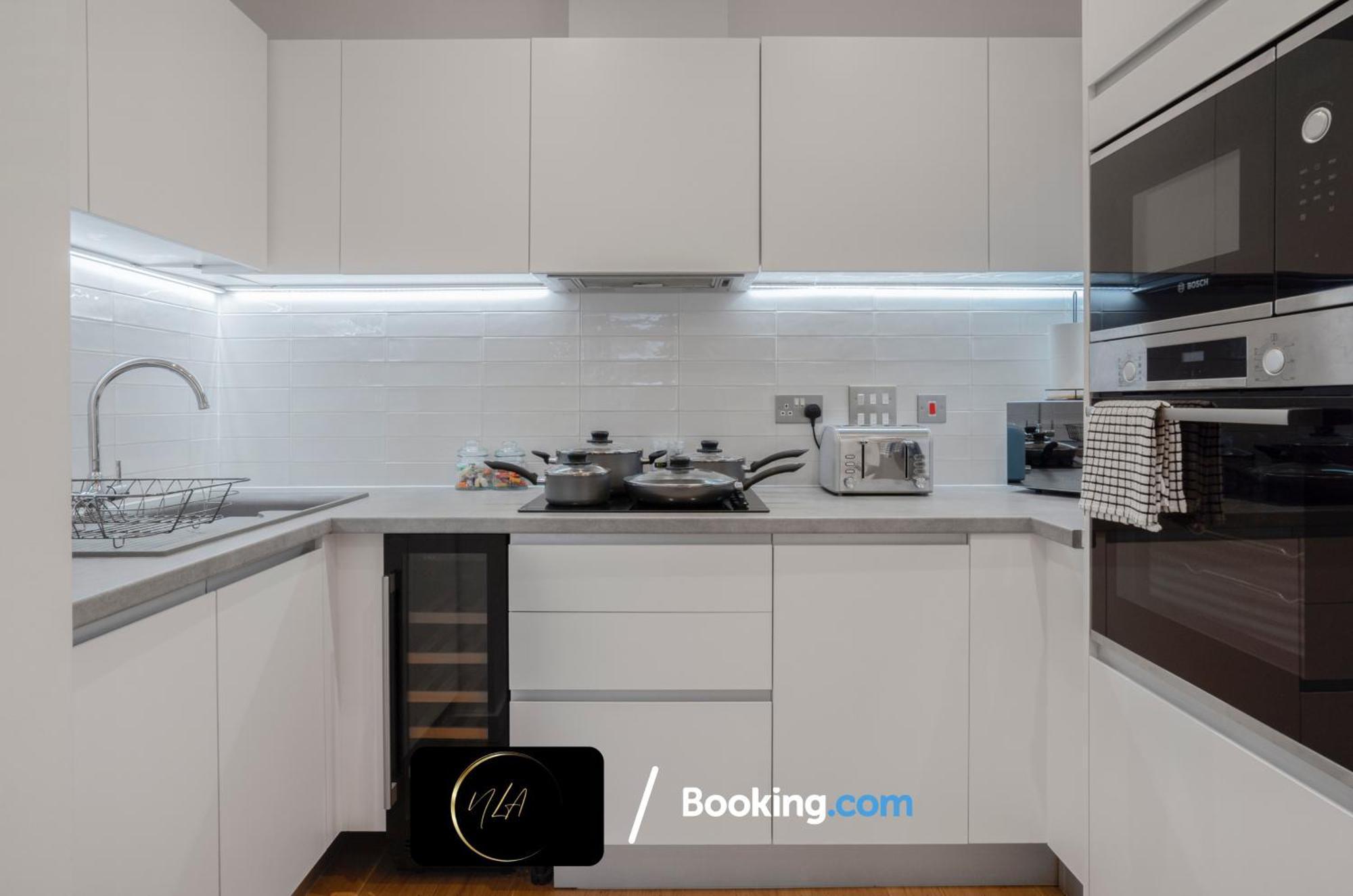 City Centre Apartment With Free Parking, 2 Bathrooms, Netflix And Wifi - Suitable For Contractors And Families - By Noor Luxury Accommodations Birmingham Exteriér fotografie