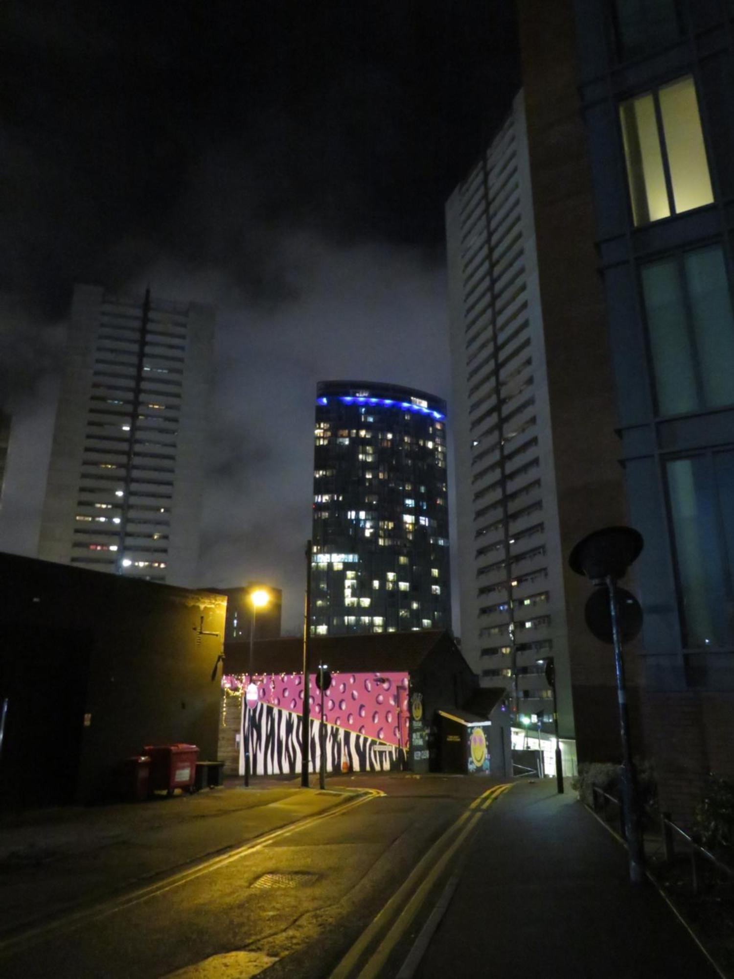 City Centre Apartment With Free Parking, 2 Bathrooms, Netflix And Wifi - Suitable For Contractors And Families - By Noor Luxury Accommodations Birmingham Exteriér fotografie
